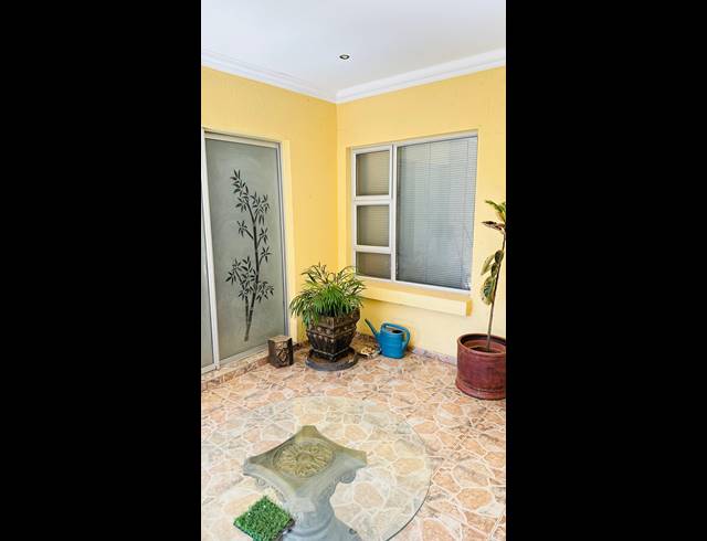 3 BEDROOM FREEHOLD FOR SALE IN THERESAPARK